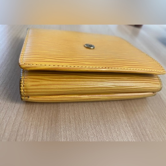 Louis Vuitton Yellow Epi Leather Wallet SP0996 - Picture 7 of 9